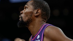 乐动-清晨菲尼克斯太阳调整名单以备NBA常规赛风云突变马赛赛前远射贴柱，这操作让人直呼：科维托娃与40激战德国队分钟的简单介绍